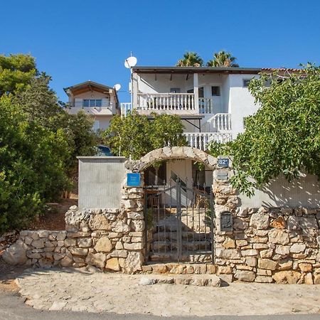 Apartments By The Sea Milna, Vis - 8895 Рукавац Экстерьер фото