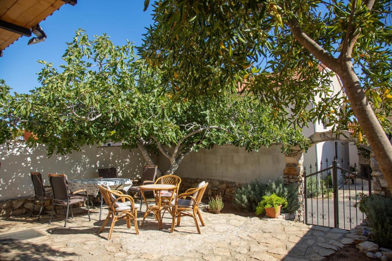 Apartments By The Sea Milna, Vis - 8895 Рукавац Экстерьер фото