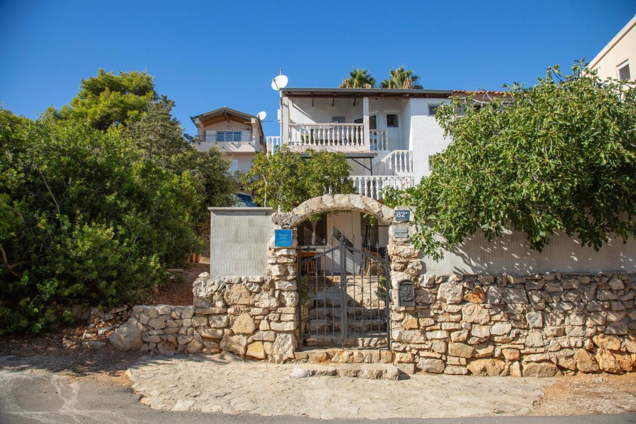 Apartments By The Sea Milna, Vis - 8895 Рукавац Экстерьер фото